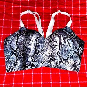 VS on point love cloud bra, size S-DD